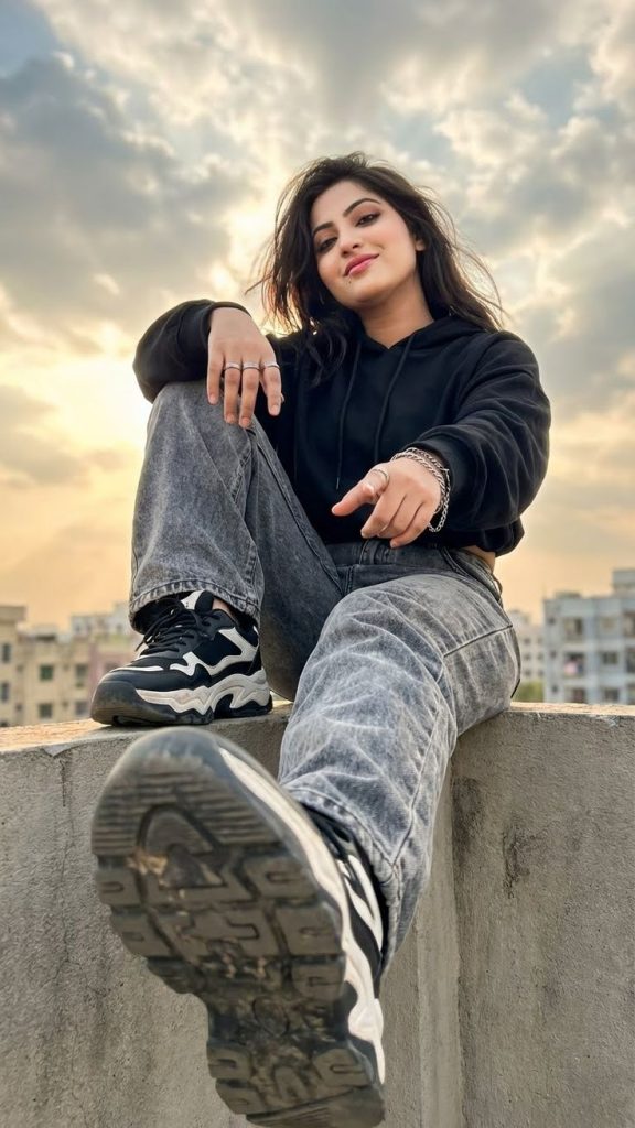 stylish girls dp, girls dp images, stylish girl pic, trendy girls dp, girls dp photos, stylish profile picture for girls, hd girls dp, girls wallpapers, instagram girls dp, cute stylish girls dp