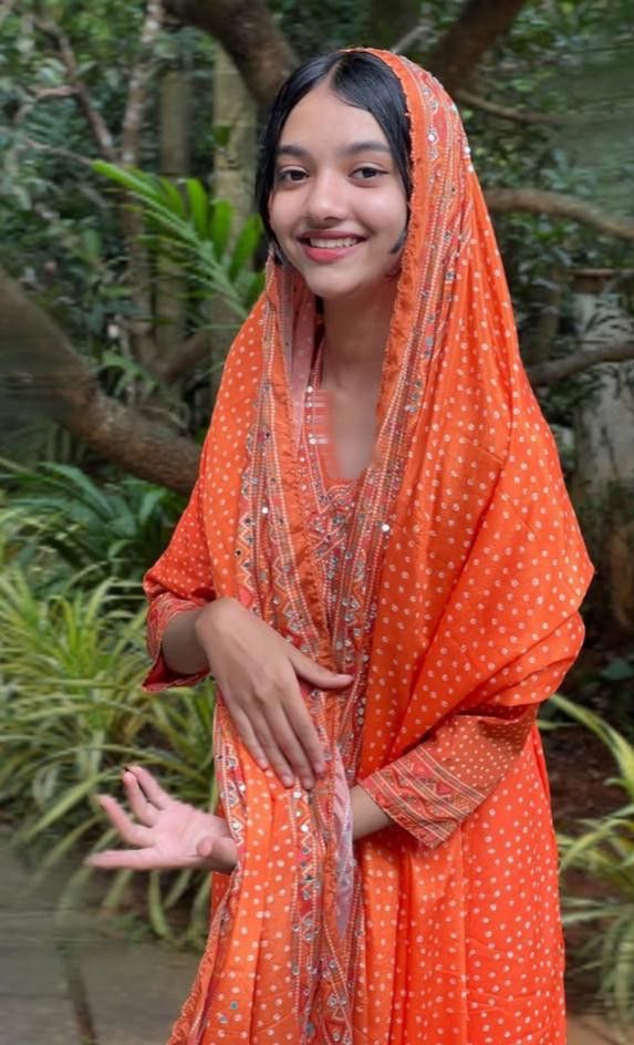 stylish girls dp, girls dp images, stylish girl pic, trendy girls dp, girls dp photos, stylish profile picture for girls, hd girls dp, girls wallpapers, instagram girls dp, cute stylish girls dp