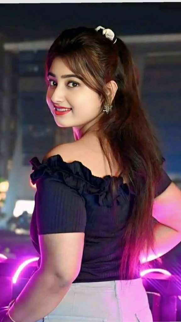 Cute Girl Dp Pic Images Photos Pics Pictures Wallpapers real girls dp, real girl photos dp, natural girls dp, real girls profile picture, real girl dp pic, simple girls dp, stylish real girls dp, real girls images, real girls wallpapers, real dp for girls