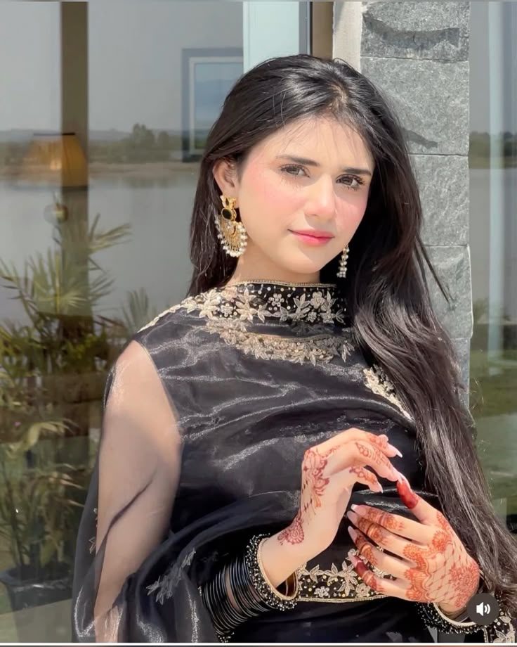 girls dp, girls dp photos, girl dp pic, girls profile picture, stylish girls dp, cute girls dp, girls dp images, girls dp wallpapers, instagram dp girls, whatsapp dp girls