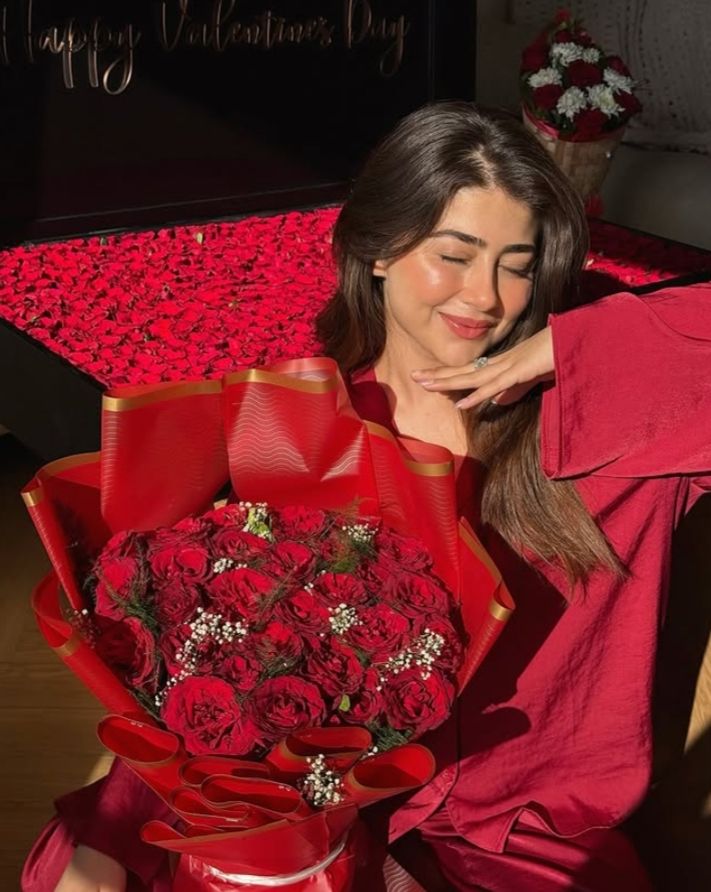 girls dp, girls dp photos, girl dp pic, girls profile picture, stylish girls dp, cute girls dp, girls dp images, girls dp wallpapers, instagram dp girls, whatsapp dp girls