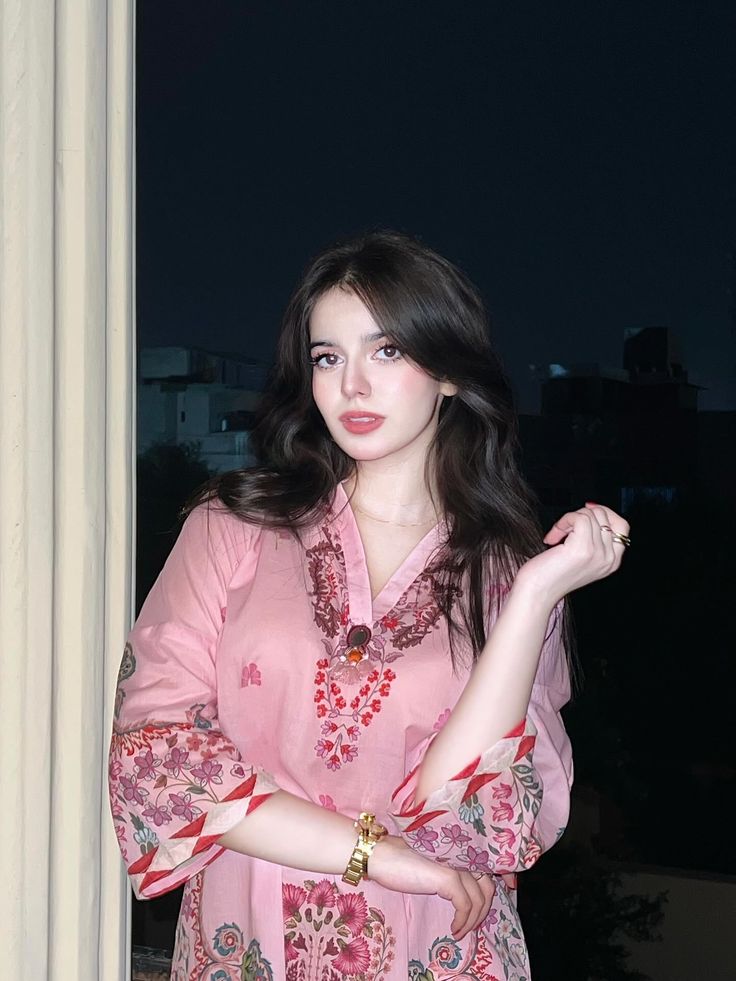 girls dp, girls dp photos, girl dp pic, girls profile picture, stylish girls dp, cute girls dp, girls dp images, girls dp wallpapers, instagram dp girls, whatsapp dp girls