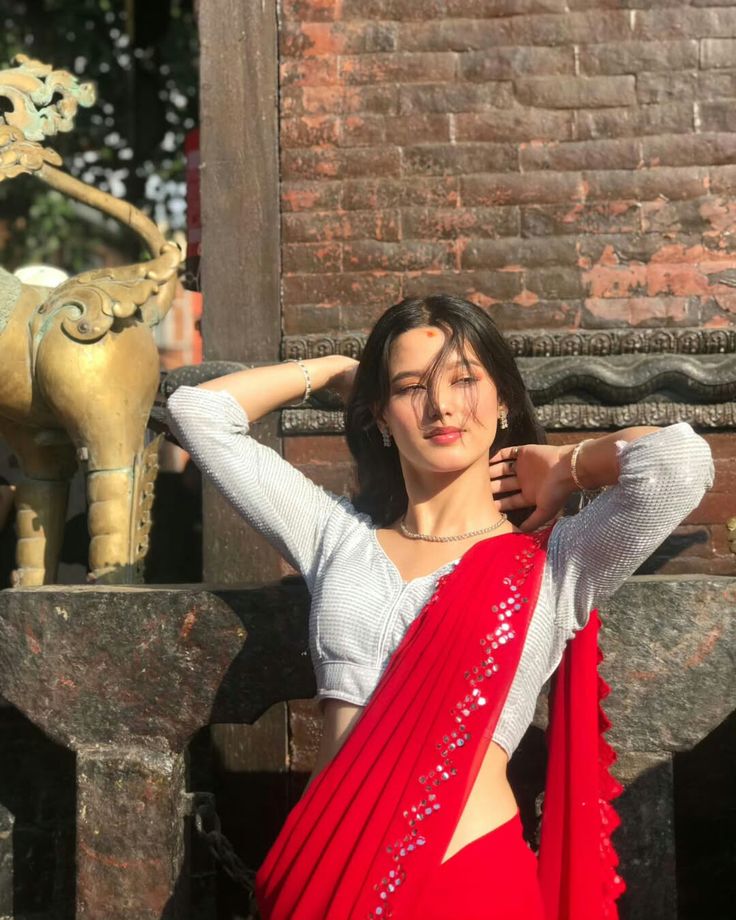 girls dp, girls dp photos, girl dp pic, girls profile picture, stylish girls dp, cute girls dp, girls dp images, girls dp wallpapers, instagram dp girls, whatsapp dp girls