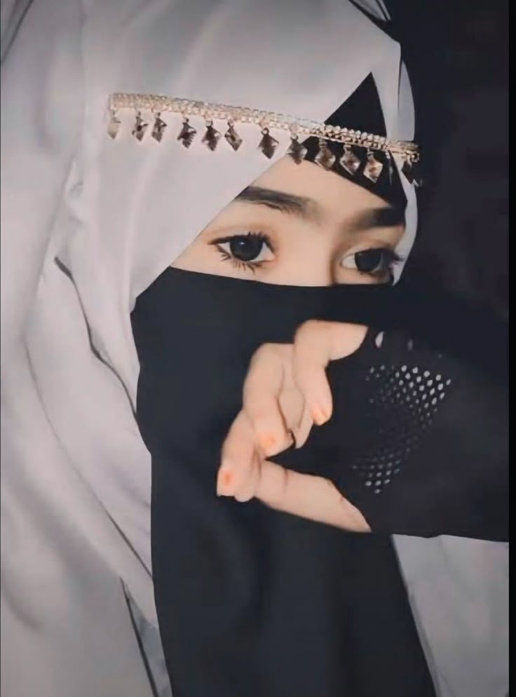 Hijab Girl Dp Pic Images Photos Pics Pictures Wallpapers hijab girl dp, hijab dp, hijab girl dp hd, hijab dp for whatsapp, hijab dp for instagram, hijab profile picture, hijab girl images, hijab girl photo, muslim girl dp, stylish hijab dp