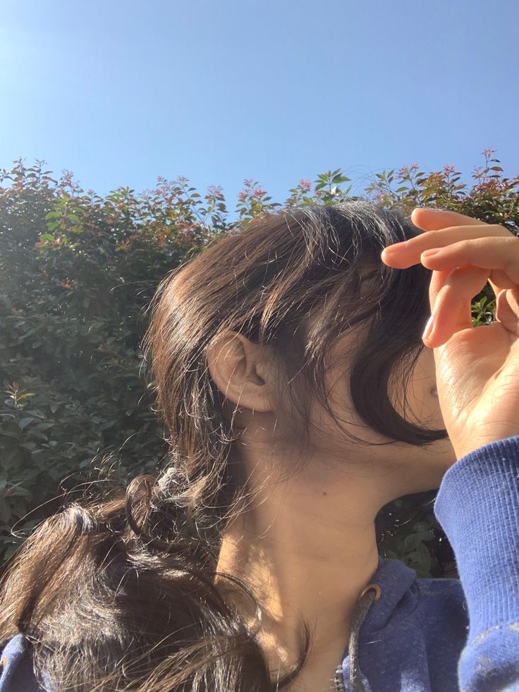 Hidden Face Girl Dp Pic Images Photos Pics Pictures Wallpapers hidden face girl dp, girl dp hidden face, hidden face dp for girls, hidden face dp for whatsapp, hidden face dp for instagram, stylish hidden face dp, cute hidden face girl dp, aesthetic hidden face dp, girl dp without face, mystery girl dp