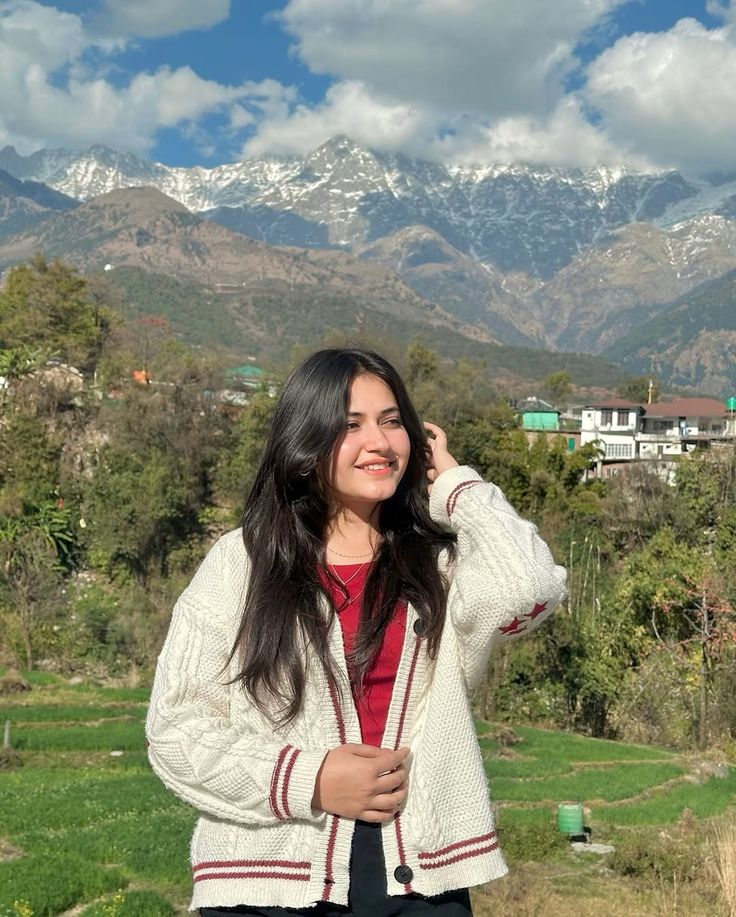 stylish girls dp, girls dp images, stylish girl pic, trendy girls dp, girls dp photos, stylish profile picture for girls, hd girls dp, girls wallpapers, instagram girls dp, cute stylish girls dp