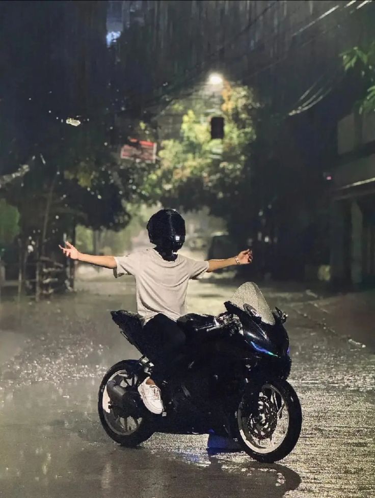 boys with bike dp, bike dp for boys, bike dp pics, boys bike photos, stylish bike dp, attitude bike dp, bike profile picture boys, bike images dp, boys dp with bike, bike wallpapers dp