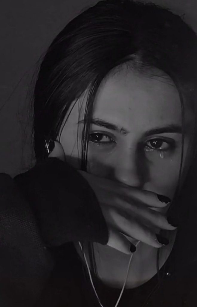sad girls dp, sad girl dp images, sad girl profile picture, emotional girls dp, broken heart girl dp, sad girl photos, sad dp for whatsapp, sad dp for instagram, alone girl dp, sad girl wallpapers