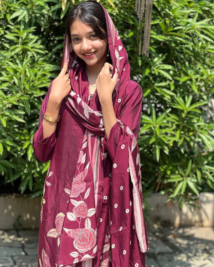 simple girls dp, simple girl dp pic, natural girl dp, cute simple dp girls, girls dp images, girls dp photos, simple profile picture girl, simple dp wallpapers, whatsapp dp girls simple, instagram dp girls simple