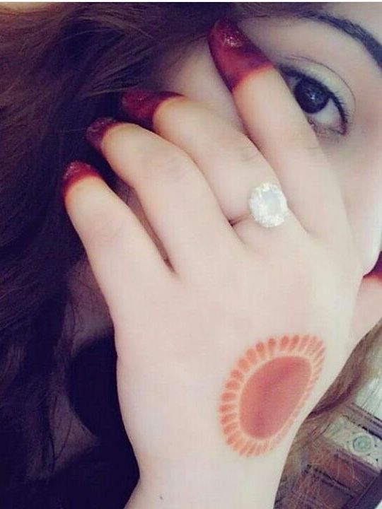 hidden face girls dp, stylish hidden face girl dp, hidden face girl images, hidden face dp for girls, stylish girl dp, mystery girl dp, hidden face profile picture, aesthetic hidden face girl dp, girl dp hidden face, hidden face girl wallpapers